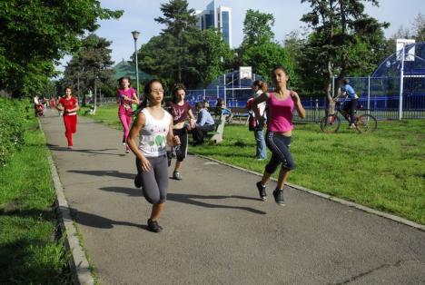 Parcul IC Brătianu găzduieşte sâmbătă o nouă ediţie a Crosului 'Aleargă cu campionii'
