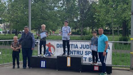 Crosul “Pro Europa” s-a reluat în acest an în Oradea, cu aproape 200 de concurenţi la start (FOTO)