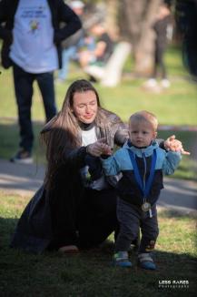 Sute de orădeni au alergat împreună pentru copiii și tinerii din Asociația S.O.S. Autism Bihor (FOTO)