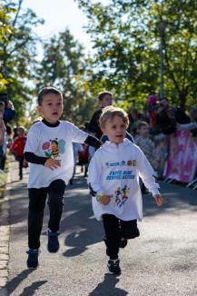 Sute de orădeni au alergat împreună pentru copiii și tinerii din Asociația S.O.S. Autism Bihor (FOTO)