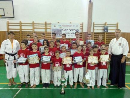 Clubul organizator a dominat întrecerile Cupei Fudoshin la karate tradiţional din acest an