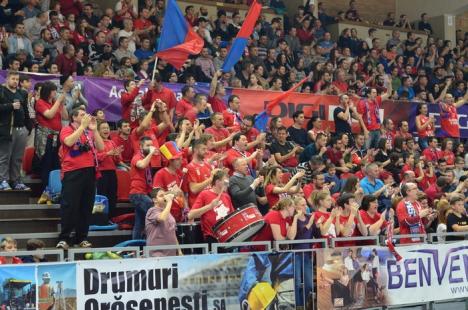 Baschetbaliştii de la CSM CSU Oradea au învins şi CSU Atlassib Sibiu, cu 91-77, şi au încheiat, în premieră, fruntaşi în prima faza a campionatului! (FOTO/VIDEO)