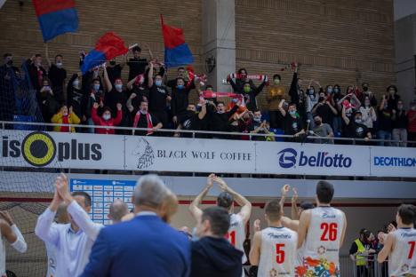 CSM CSU Oradea a câştigat Grupa K din FIBA Europe Cup. Cu cine vor juca baschetbaliştii în sferturile de finală (FOTO)