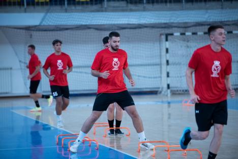Echipa de handbal CSM Oradea a început pregătirile, cu trei noutăţi în lot (FOTO)