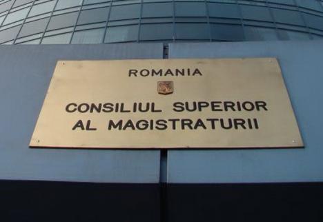 Consiliul Superior al Magistraturii avertizează: Ordonanţa 13 ar putea intra, totuşi, în vigoare!
