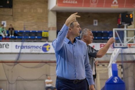 Victorie pentru echipa de baschet CSM CSU Oradea, la împlinirea a 10 ani de când Cristian Achim e antrenorul orădenilor (FOTO)