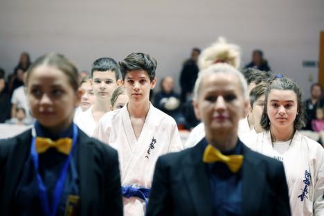 Sportivii de la CS GYM şi CSU Oradea au dominat întrecerile Cupei României la Karate Kyokushin (FOTO/VIDEO)