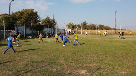 Deţinuţii din mai multe judeţe s-au întrecut la fotbal: Orădenii, pe locul II (FOTO / VIDEO)