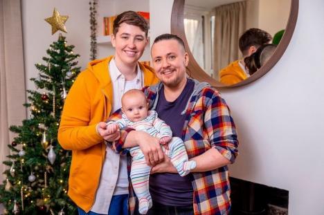 Un bărbat transgender a născut un copil conceput cu material seminal donat de o femeie trans