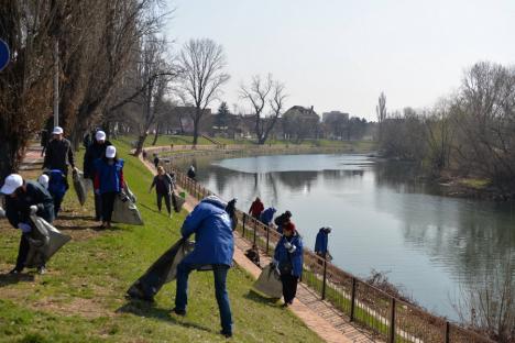 Să facem Crișul lună și bec! Orădenii, invitați la „plogging” pe malurile râului