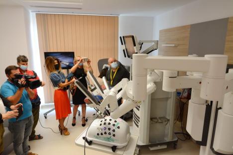 Oradea găzduieşte primul curs de chirurgie robotică în urologie din România (FOTO / VIDEO)