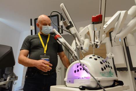 Oradea găzduieşte primul curs de chirurgie robotică în urologie din România (FOTO / VIDEO)