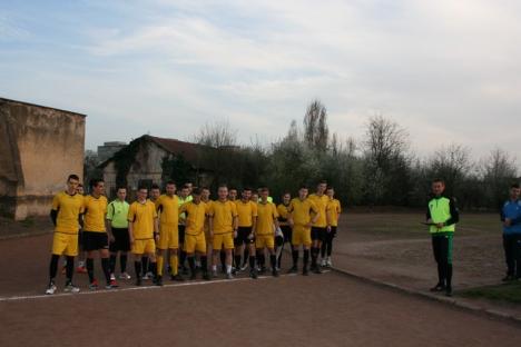 Fotbalul bihorean s-a 'înnoit' cu 42 de noi arbitri (FOTO)