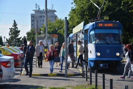 Surpriză: În premieră, maşina a bătut tramvaiul şi bicicleta la cursa de mobilitate în Oradea (FOTO/VIDEO)