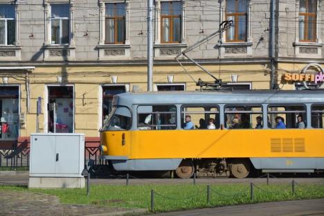 Surpriză: În premieră, maşina a bătut tramvaiul şi bicicleta la cursa de mobilitate în Oradea (FOTO/VIDEO)