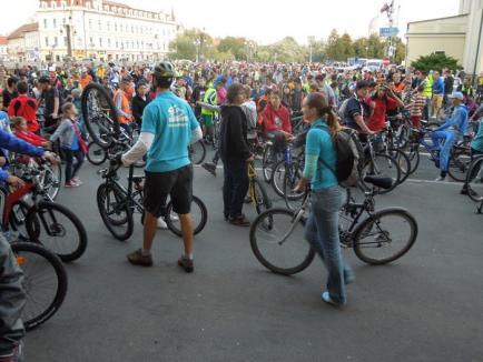 Toamna Orădeană a debutat "în teren": Peste o mie de biciclişti la Critical Mass (FOTO)