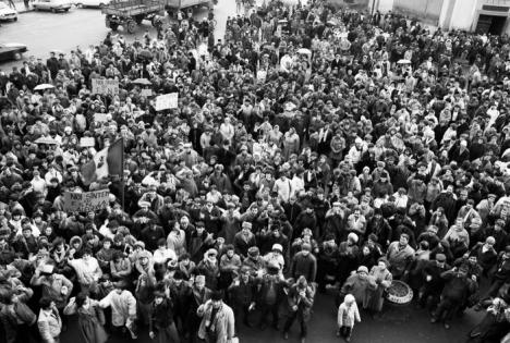 Vernisaj foto: Oradea la Revoluţie, prin obiectivul fotoreporterului Marian Antal (FOTO)