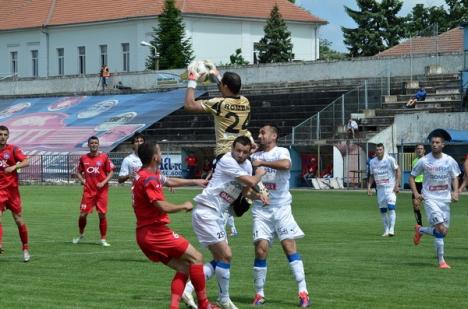 Surpriză: FC Bihor a învins lidera Gloria Bistriţa cu 2-0 (FOTO)