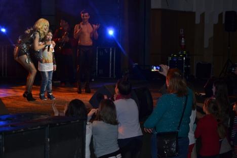 La Oradea, Loredana şi-a împlinit un vis: A cântat alături de Călin Pop de la Celelalte Cuvinte (FOTO/VIDEO)
