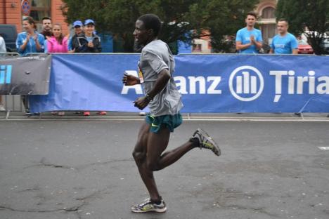 Circa 800 de alergători, printre care trei kenyeni, la Oradea City Running Day (FOTO/VIDEO)