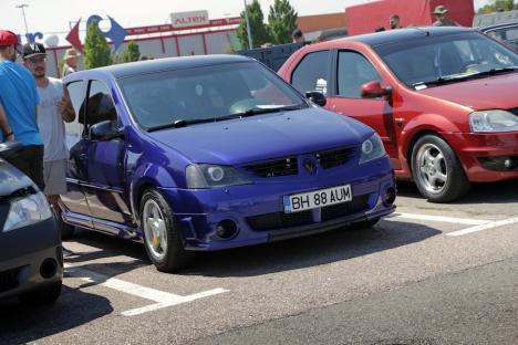 A cincea ediție a Dacia Varadinum: Peste 100 de autoturisme Dacia și Renault, expuse la Oradea (FOTO/VIDEO)