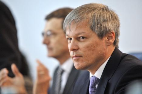 Programul de guvernare al lui Cioloş: comasarea tuturor alegerilor şi mandate de 5 ani pentru primari, şefi de CJ şi parlamentari