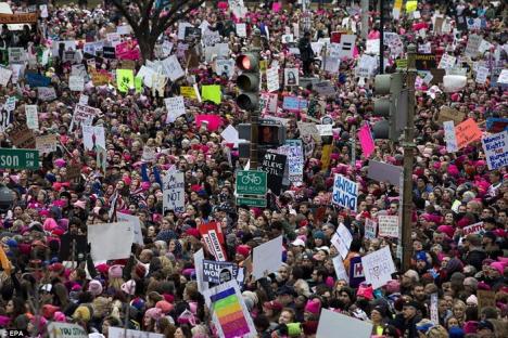 Sute de mii de oameni adunaţi la Washington pentru Marşul Femeilor, protest anti Donald Trump (FOTO/VIDEO)
