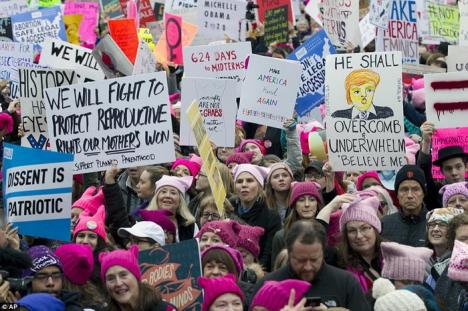 Sute de mii de oameni adunaţi la Washington pentru Marşul Femeilor, protest anti Donald Trump (FOTO/VIDEO)