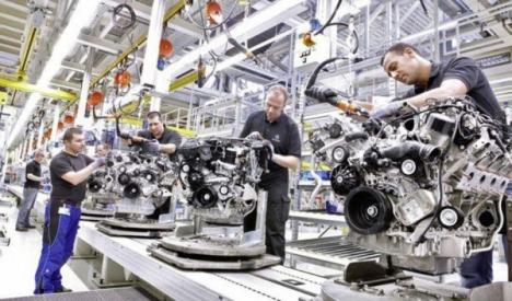 Încă o investiţie pierdută: Daimler a ales să facă fabrică de motoare în Polonia