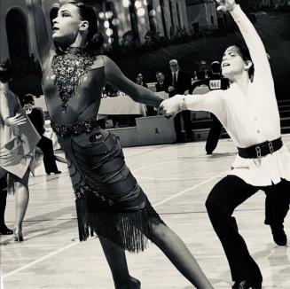 Tinerii dansatori de la Clubul Exclusive Oradea, pe primul loc în Clasamentul European la dansuri latino (FOTO)