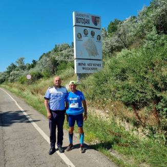 1.400 de kilometri, în alergare. Dănuţ Cernat a ajuns la Oradea, într-un maraton pentru copiii poliţiştilor care au murit infectaţi cu Covid-19 (FOTO / VIDEO)