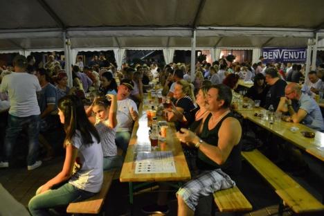 Distracţie la Ramada: Austriecii de la Gastein au făcut show în prima zi a Das Fest 2015 (FOTO/VIDEO)