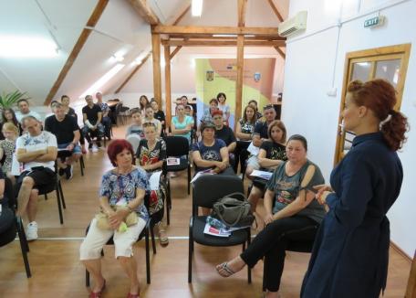 Singuri acasă. Peste 700 de copii din Oradea ai căror părinţi sunt plecaţi din ţară, monitorizaţi de specialiştii DASO