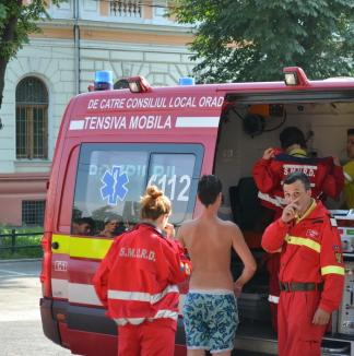 Intervenţie spectaculoasă: Patru copii în pericol de înec, salvaţi de pompieri dintr-un vârtej lângă Podul Dacia (FOTO)