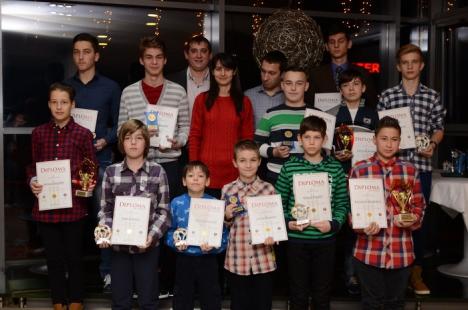 Clubul Sportiv UAMT Universitatea AGORA şi-a premiat laureaţii pe anul 2014 (FOTO)