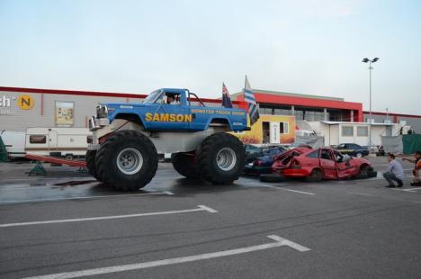 Monster truck la ERA: Copiii au fost cuceriţi de accidente spectaculoase şi de gigantul Samson (FOTO / VIDEO)