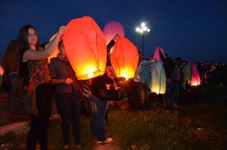 ASUOfest s-a terminat cu lampioane colorate "aruncate" peste oraş (FOTO)