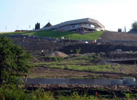 Din şantier, grădină! Dealul Ciuperca a înverzit după plantarea de gazon (FOTO)