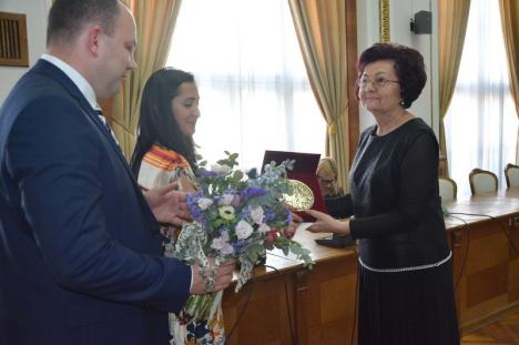 Premiile Dr. Marta Buteanu: Cei mai merituoși medici din județ au fost premiați la Primăria Oradea (FOTO)