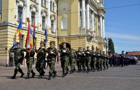 Fără onor militar! Armata nu mai participă la festivităţile de la dezvelirea statuii Regelui Ferdinand în Oradea. 'Decizie politică, mizerabilă şi delirantă', acuză viceprimarul Florin Birta