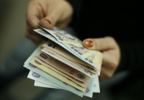Delapidare la Provident: O agentă de împrumuturi a luat banii de la clienţi şi i-a băgat în propriul buzunar