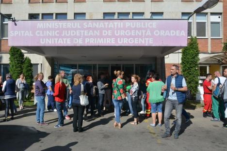 „Demisie colectivă”: Toţi medicii şi 80% dintre asistenţii UPU-SMURD Bihor au semnat pentru demisie. Declaraţii Bolojan la ora 14! (FOTO)