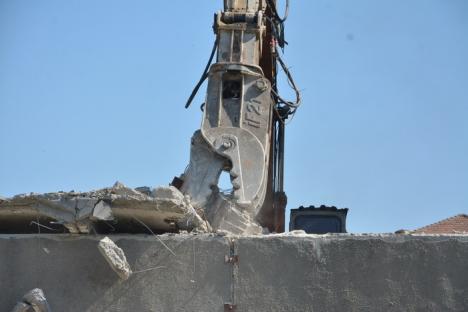 Se demolează! Fosta fabrică Metalica este dezafectată din temelii pentru a face loc unor blocuri (FOTO/VIDEO)
