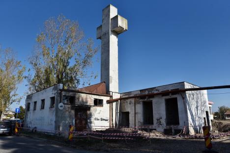 Gara Velența, demolată. În locul ei va fi construită o clădire nouă (FOTO/VIDEO)