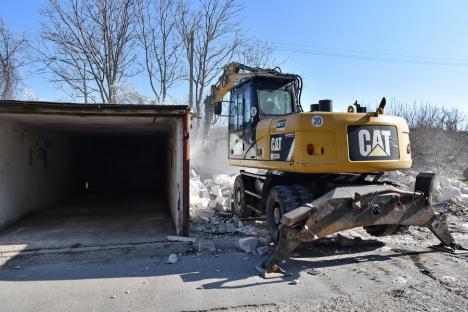 150 de garaje din Rogerius au intrat în demolare (FOTO / VIDEO)