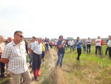 Agricultura la zi: demonstraţie cu utilaje moderne, la AgroBihor 2015 (FOTO/VIDEO)