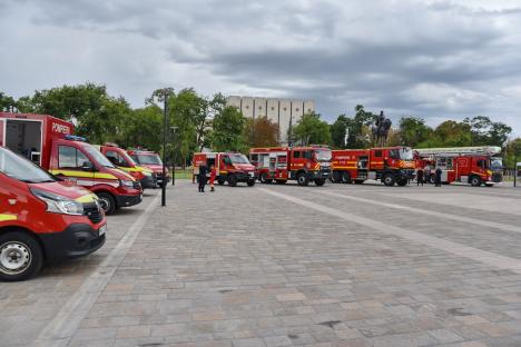 Ziua Pompierilor, sărbătorită la Oradea: Copiii au aflat ce înseamnă să fii salvator (FOTO)