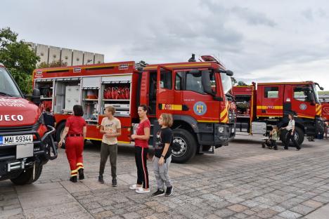 Ziua Pompierilor, sărbătorită la Oradea: Copiii au aflat ce înseamnă să fii salvator (FOTO)