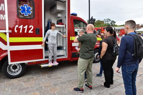 Ziua Pompierilor, sărbătorită la Oradea: Copiii au aflat ce înseamnă să fii salvator (FOTO)