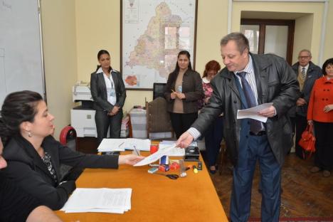 PRU, partidul lui Sebi Ghiţă, şi-a depus listele de candidaţi în Bihor cu gândul la Trianon şi „să nu mai fim fraierii nimănui” (FOTO)